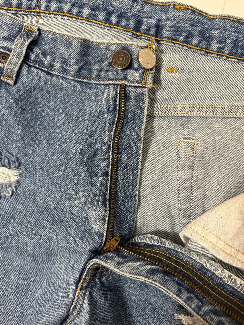 Arizona Jean Company Frayed Distressed Cut Off Blue Denim Shorts